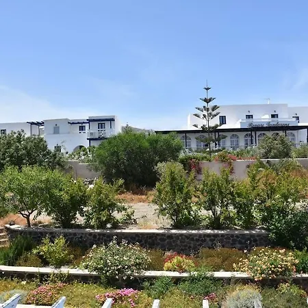 فيلة Spacious Veranda, House For 3, In The Village. *